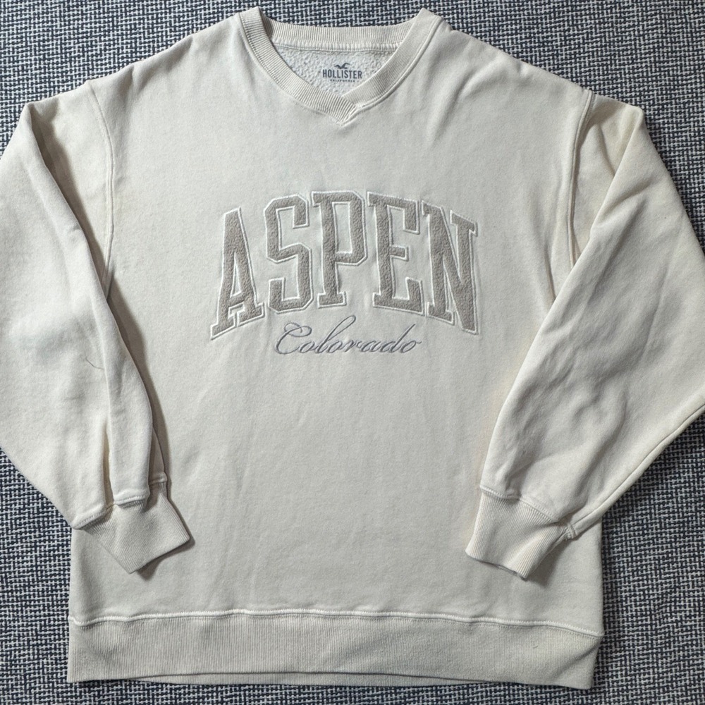 Hollister Mens Aspen Colorado Embroidered Crewneck Sweatshirt Cream XS